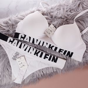 NWOT Calvin Klein Seamless Logo Bra | White | 32C
